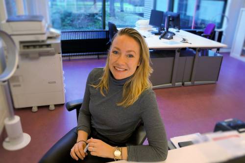 https://www.rijndam.nl/assets/uploads/images/medewerkers/Annelies_Klaij_telefoniste_receptioniste_Orthopedietechniek_ws.JPG