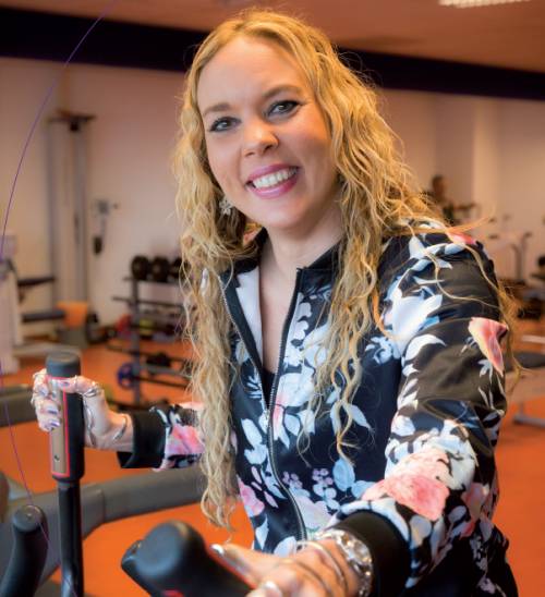 https://www.rijndam.nl/assets/uploads/images/behandelingen/angela_lijn.png