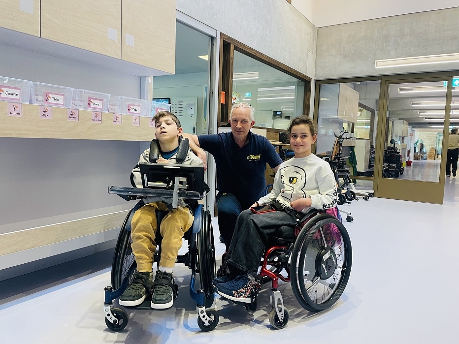 https://www.rijndam.nl/assets/uploads/images/Deniz%2C_Jasmin_en_Michel_Zwinkels_web.jpg